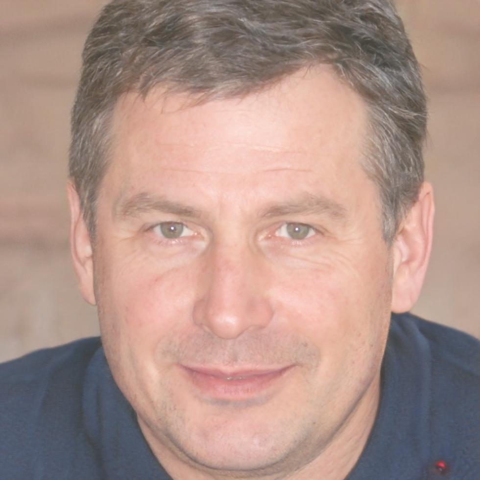 Marcus Weber, Senior Financial Analyst